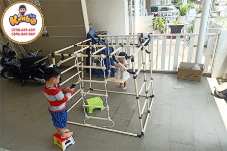 Loại xà đu trong nhà nào đáng mua nhất cho bé